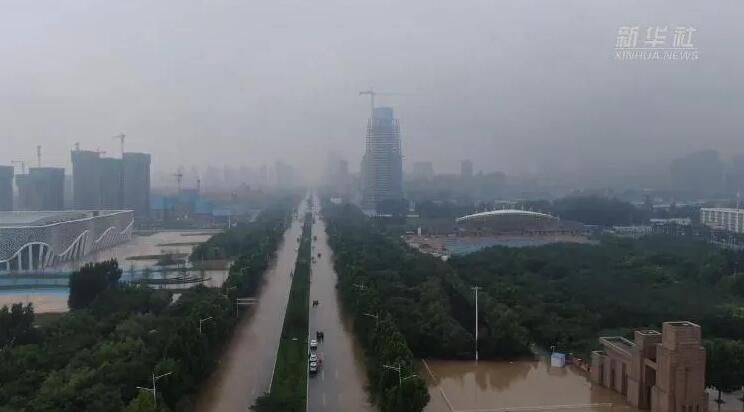 豫飛在行動(dòng)丨日夜奮戰(zhàn)卸物資，齊心協(xié)力抗災(zāi)情